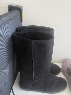 Classic Black Women's Winter Boots - Suede Plush Lining